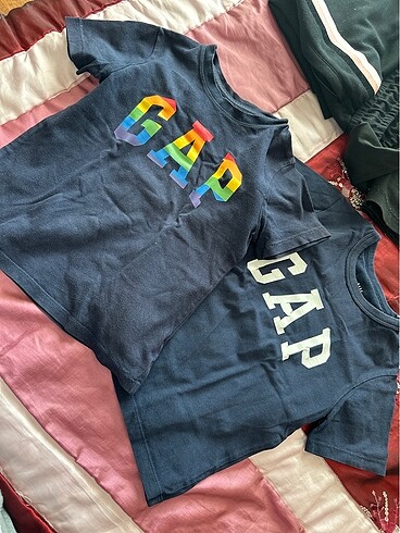 Gap tshirt