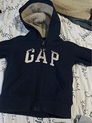 Gap sweat