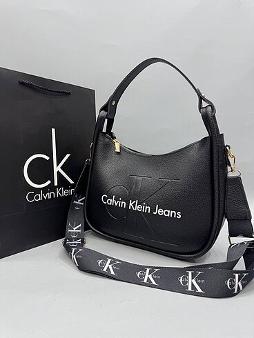 Calvin Klein siyah askılı çanta