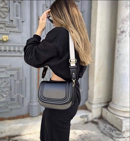 Zara model siyah askılı çanta
