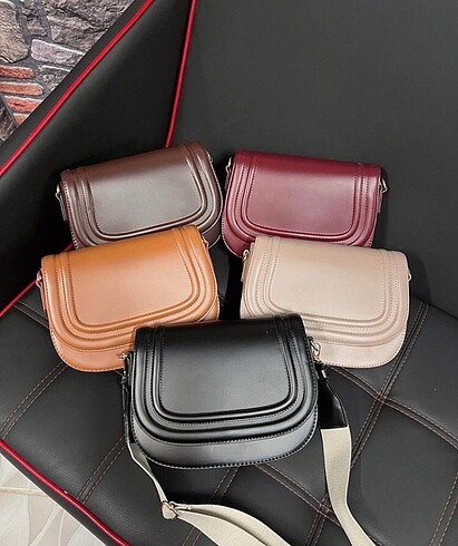  Beden Zara model siyah askılı çanta