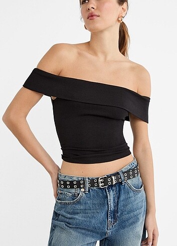 Stradivarius açık omuzlu bluz 