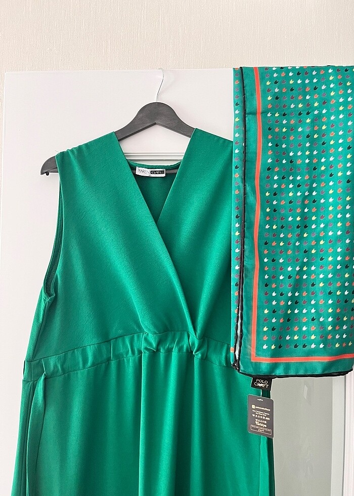 Yeşil jile ve eşarp kombin - Görsel 5