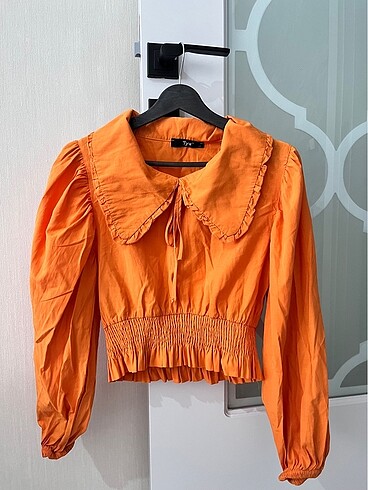 Zara Turuncu crop gömlek