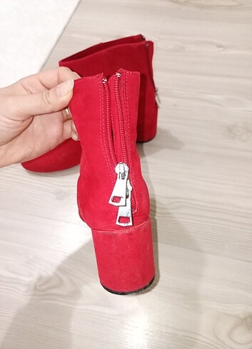 39 Beden kırmızı Renk Bershka