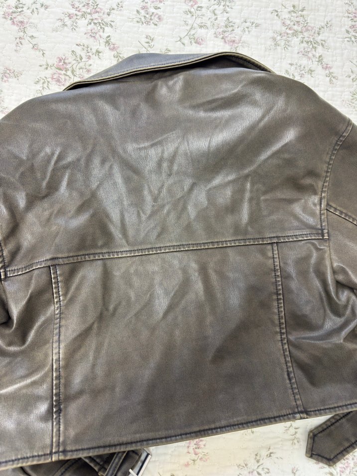 Stradivarius yeşil bağlamalı deri ceket - Görsel 4