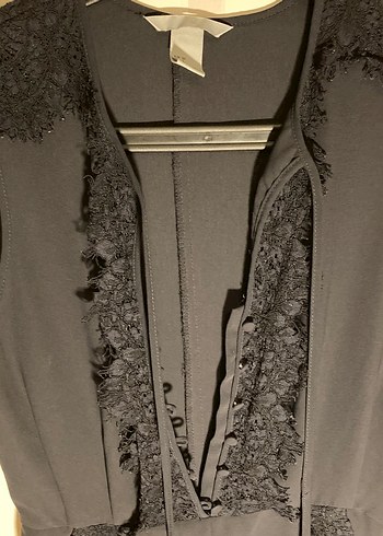 Siyah Dantelli V Yaka Kolsuz Tulum - Görsel 3