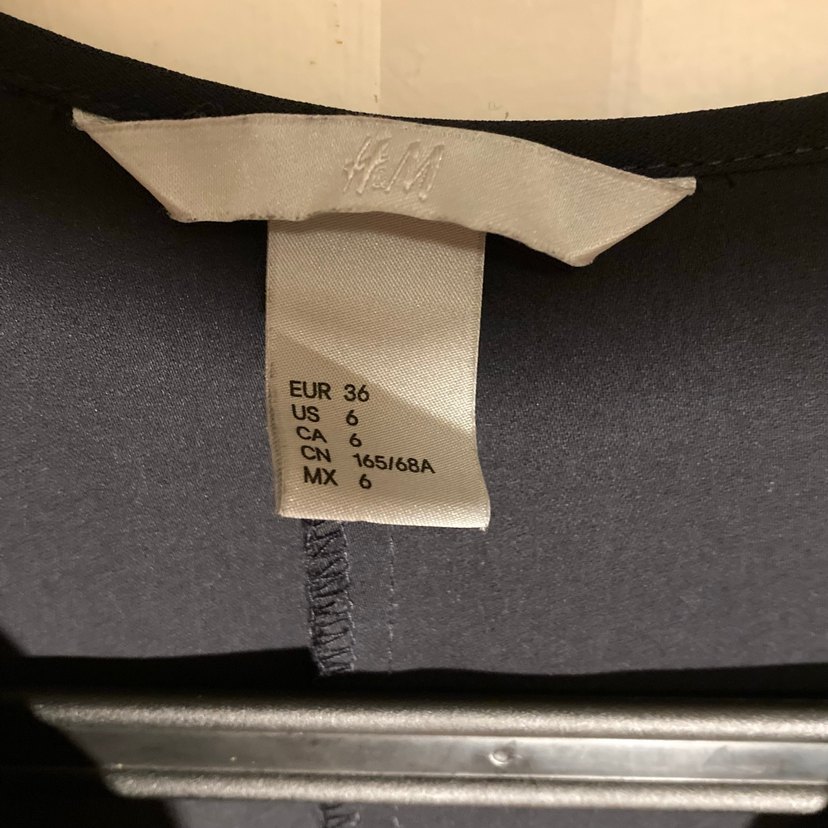 Siyah Dantelli V Yaka Kolsuz Tulum - Görsel 4