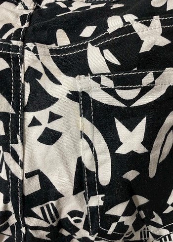 H&M Siyah Beyaz Zebra Desenli Dar Kesim Kadın Kumaş Pantolon - Görsel 5