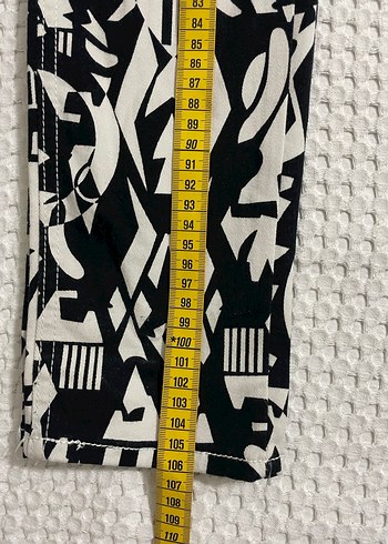 H&M Siyah Beyaz Zebra Desenli Dar Kesim Kadın Kumaş Pantolon - Görsel 7