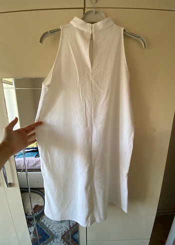 Mango Beyaz Kolsuz Yüksek Yakalı elbise - Görsel 3