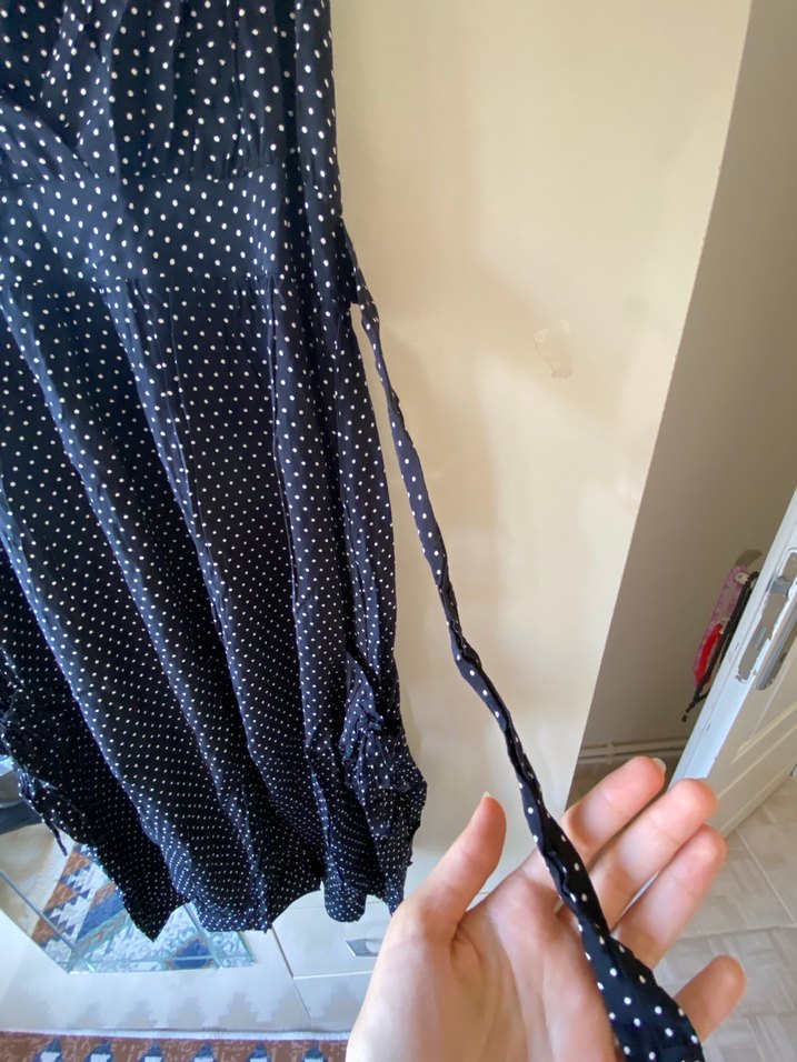 H&M V Yaka Puantiyeli Midi Elbise - Görsel 4