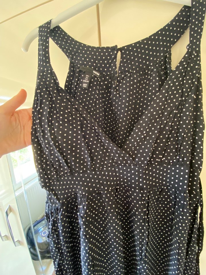 H&M V Yaka Puantiyeli Midi Elbise - Görsel 2