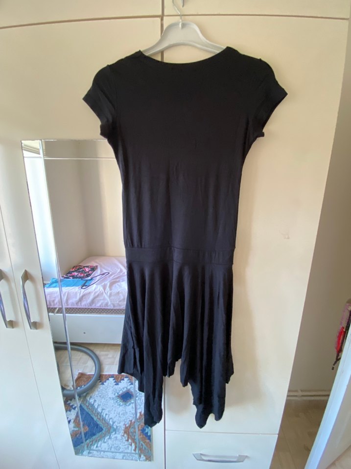 Siyah V Yaka Midi Elbise - Görsel 4