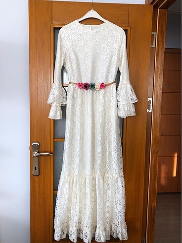 Kadın Dantelli Beyaz Elbise (Nikah Elbisesi)