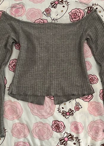 uzun kollu madonna yaka omzu açık bluz - Görsel 2