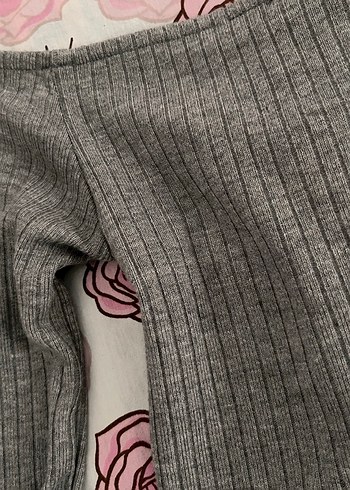 uzun kollu madonna yaka omzu açık bluz - Görsel 3