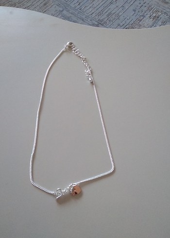 Beden Kırmızı Kalp Uçlu Minimalist Zincir Kolye