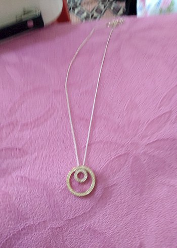 Pembe Zincir Detaylı Minimalist Kadın Kolye