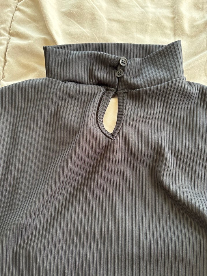 Düğmeli Siyah Yarım Balıkçı Yaka Kadın Kazak - Görsel 3