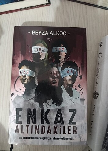 Enkaz altındakiler 