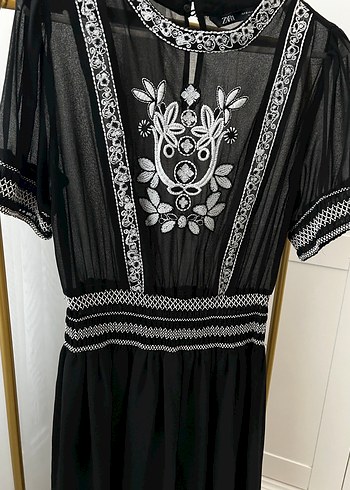 s Beden siyah Renk Zara Nakışlı Siyah Midi Bohem Elbise