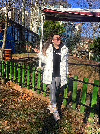 Beyaz mont