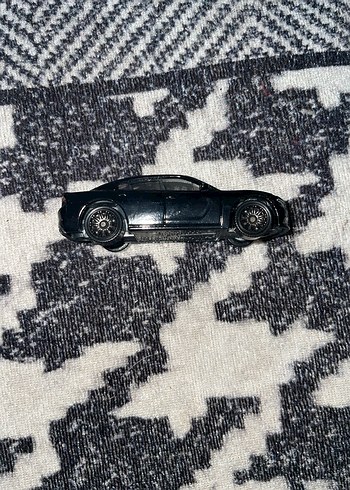 Küçük Siyah Oyuncak Araba - Görsel 3