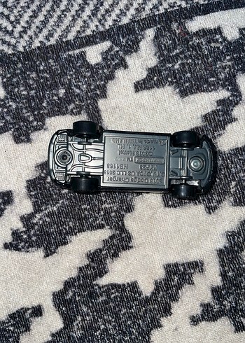 Küçük Siyah Oyuncak Araba - Görsel 4