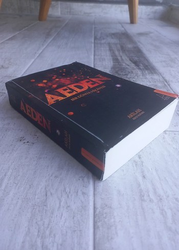 Aeden: Bir Dünya Hikayesi - Azra Kohen