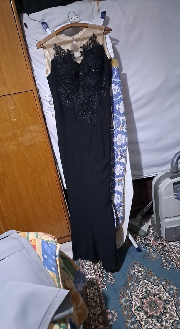 Siyah İşlemeli Straplez Uzun Elbise - Görsel 2