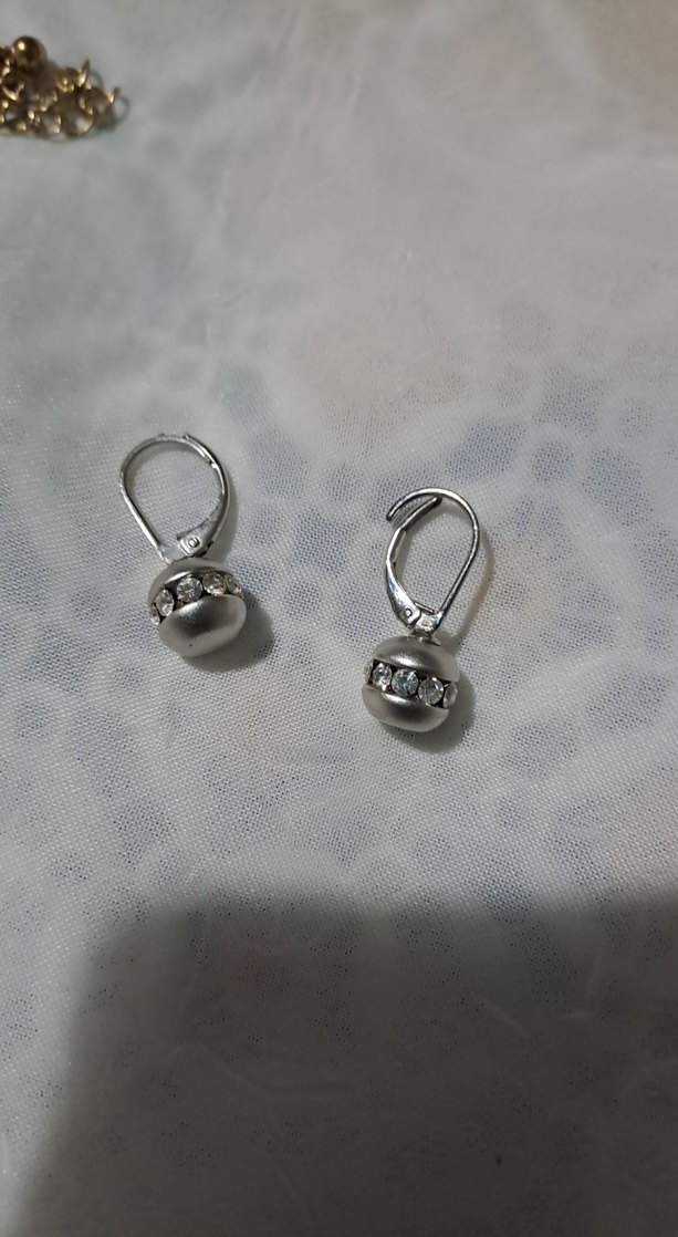 Mini Boncuklu Gri Kadın Küpeler - Görsel 3