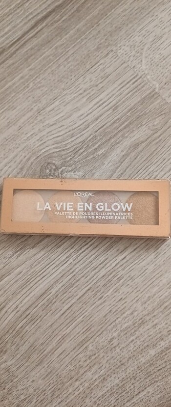 L'Oréal Paris L'Oreal Paris Far