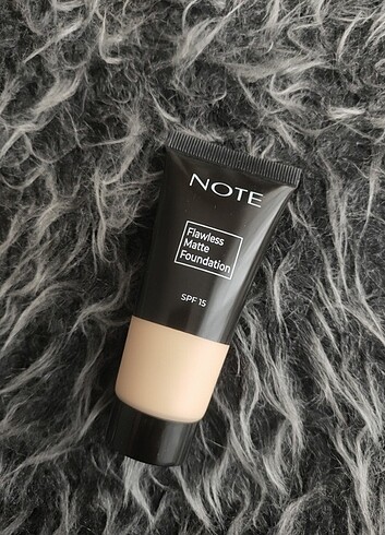 NOTE FLAWLESS MATTE Fondöten 