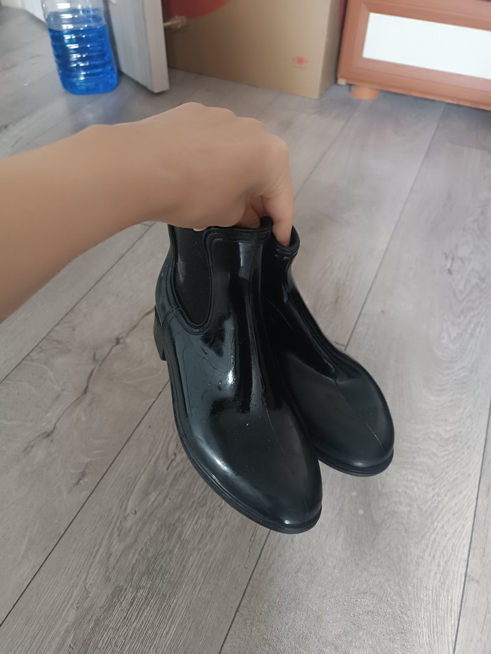 kadın rugan bot - Görsel 2