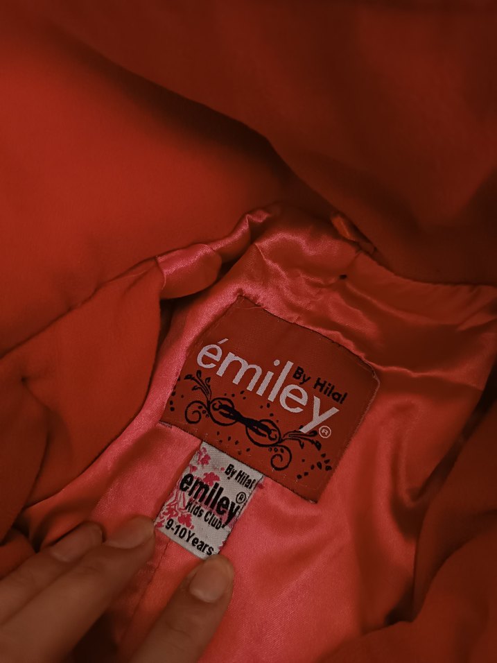 Kapüşonlu Kırmızı çocuk Kaban - Görsel 2