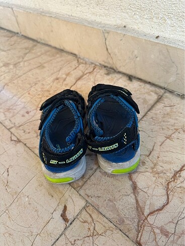24 Beden Skechers çocuk sandalet