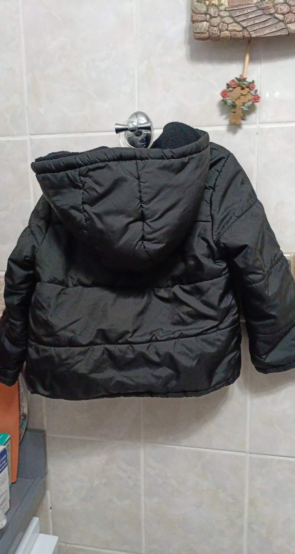 Siyah Erkek Çocuk Kapüşonlu Fermuarlı Mont - Görsel 3