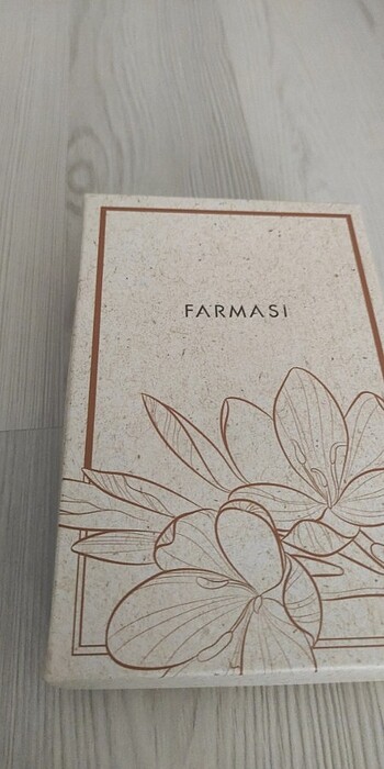 Farmasi Farmasi parfüm ve vücut losyonu 