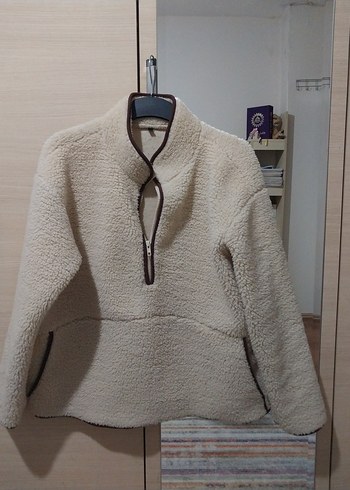 BEJ FERMUARLI ÖN CEPLİ PELUŞ SWEATSHİRT - Görsel 3