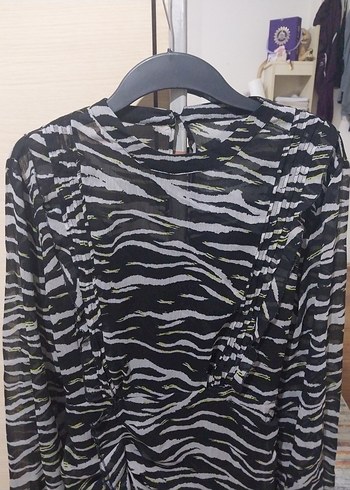 Zebra Desenli Fırfırlı Twist Elbise - Görsel 4