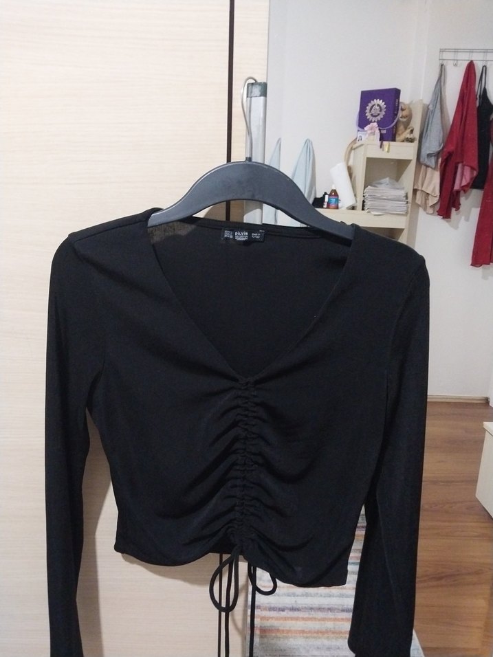 DERİN V BÜZGÜLÜ JARSE BLUZ - Görsel 2