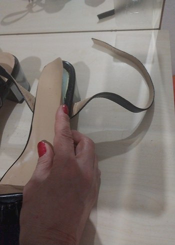 SİYAH TAŞLI TOPUKLU  ŞIK SANDALET - Görsel 7