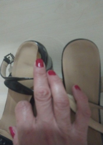 SİYAH TAŞLI TOPUKLU  ŞIK SANDALET - Görsel 8