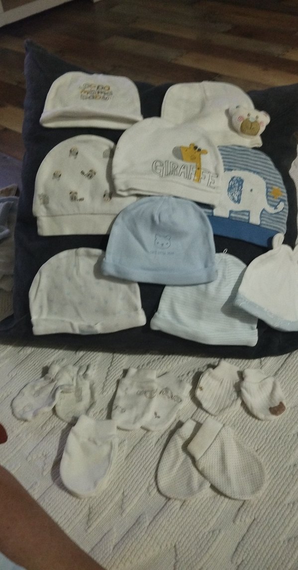 Bebek Erkek Beyaz Pamuklu Örme Şapka Seti eldiven ile birlikte - Görsel 2