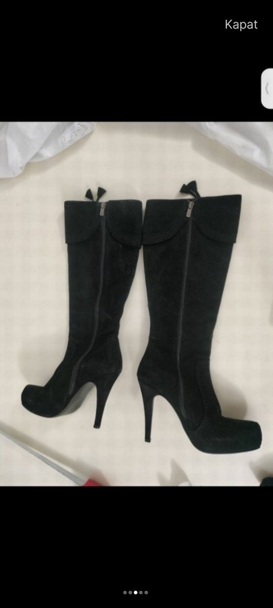 Siyah Nakışlı Süet Dizüstü İnce Topuklu Bot - Görsel 3