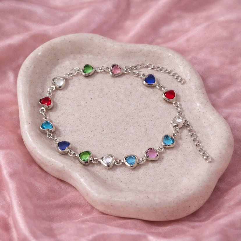 Renkli İşlemeli Kalp Desenli Bileklik - Görsel 2