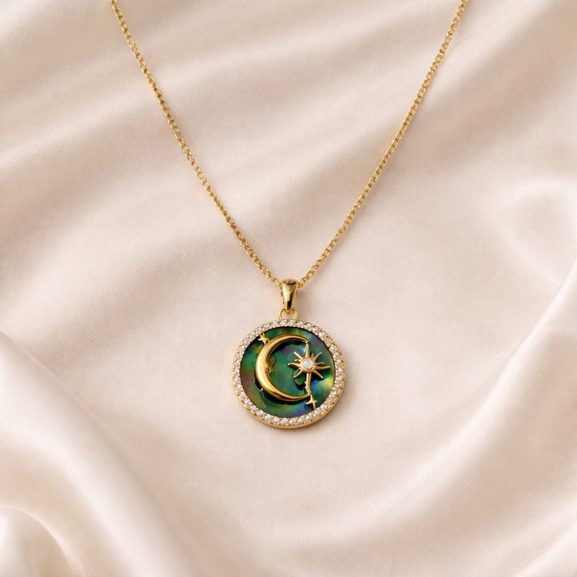 Uzun Altın Ay Yıldızlı Kadın Kolye - Görsel 3