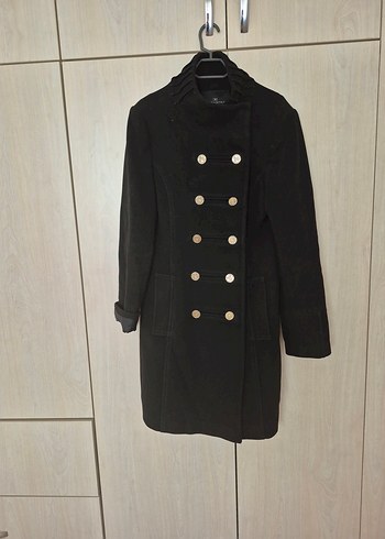 Düğmeli Siyah Kaşe Kaban - Görsel 4