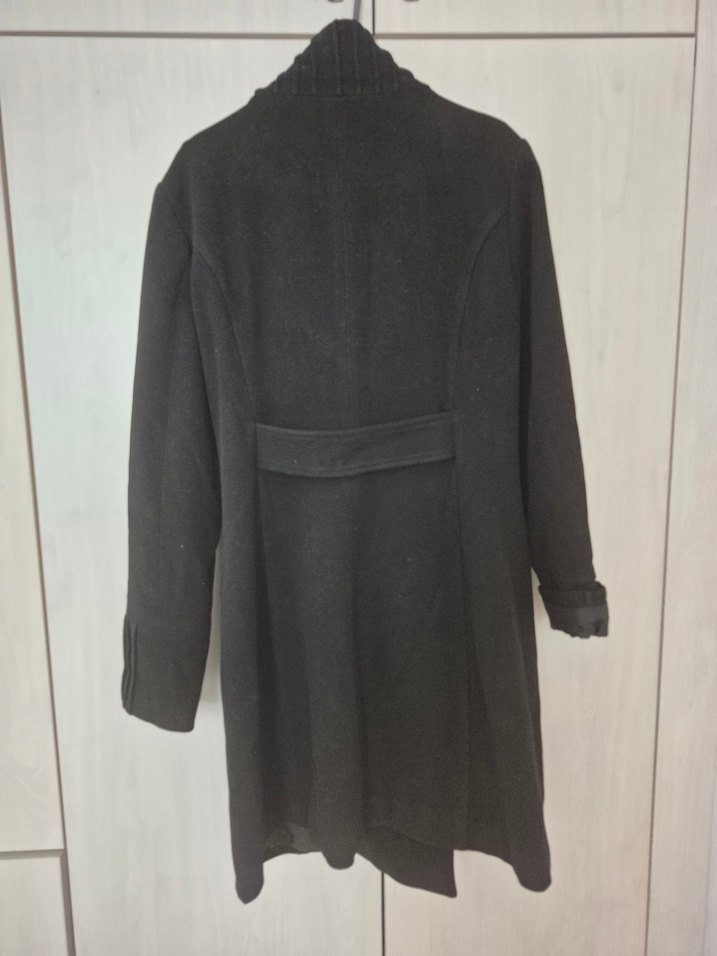 Düğmeli Siyah Kaşe Kaban - Görsel 5